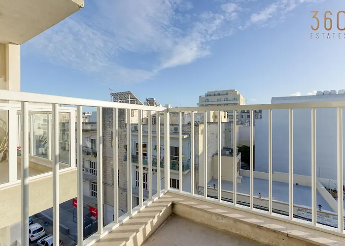 Gzira, - Spacious With Super Wifi & Ac By 360 Estates