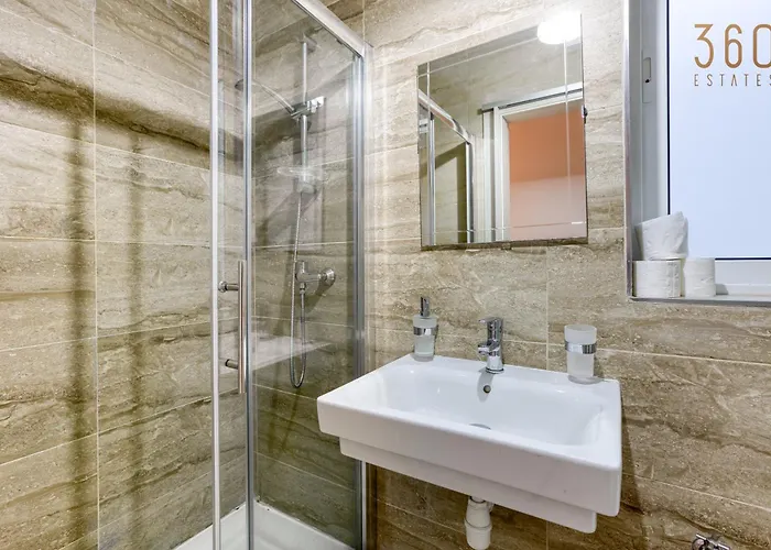 Gzira, - Spacious With Super Wifi & Ac By 360 Estates Gzira